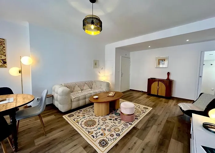 50 M Apartment