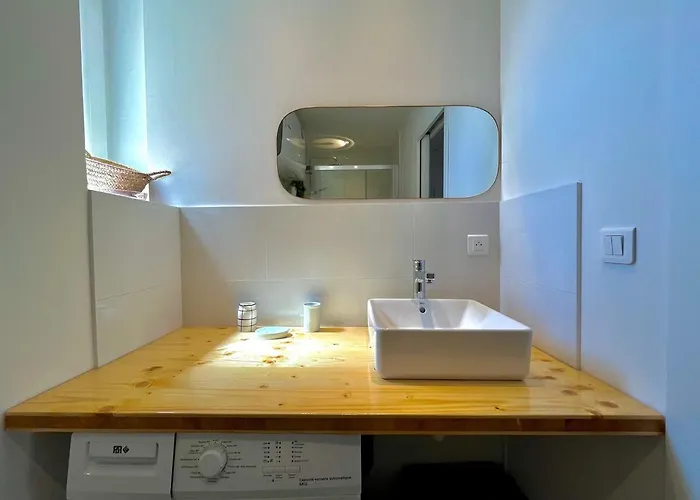 Apartment 50 M