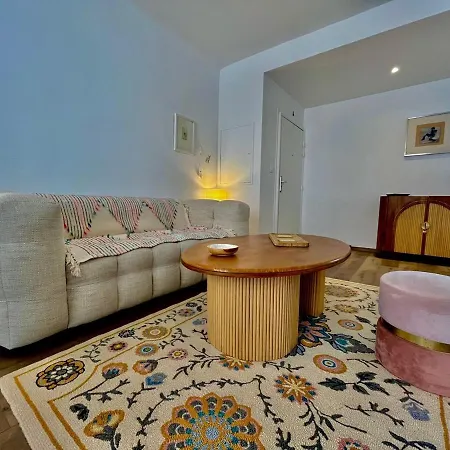 Apartment 50 M *